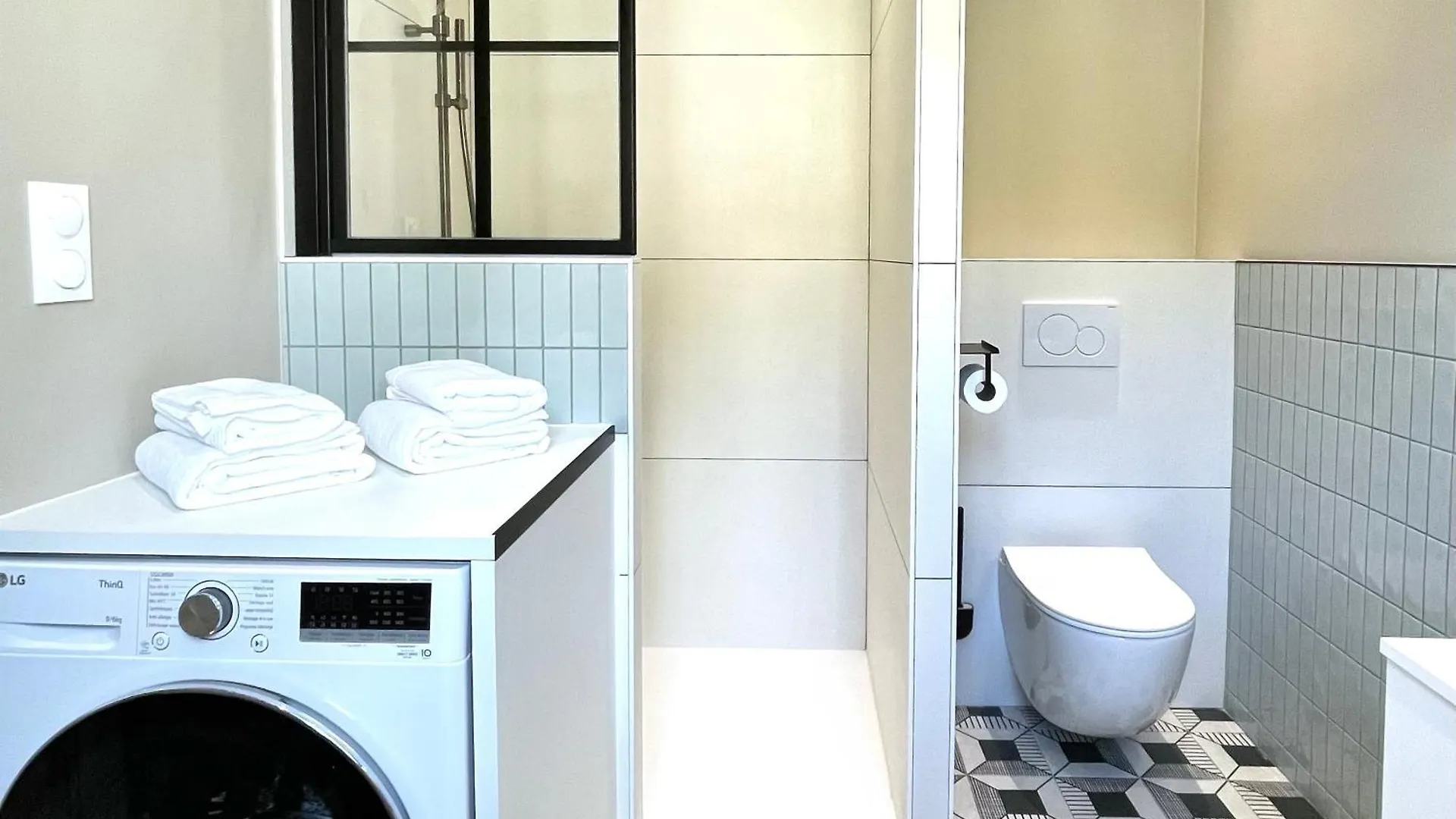 Studio De Charme Proche Gare Menton Apartment