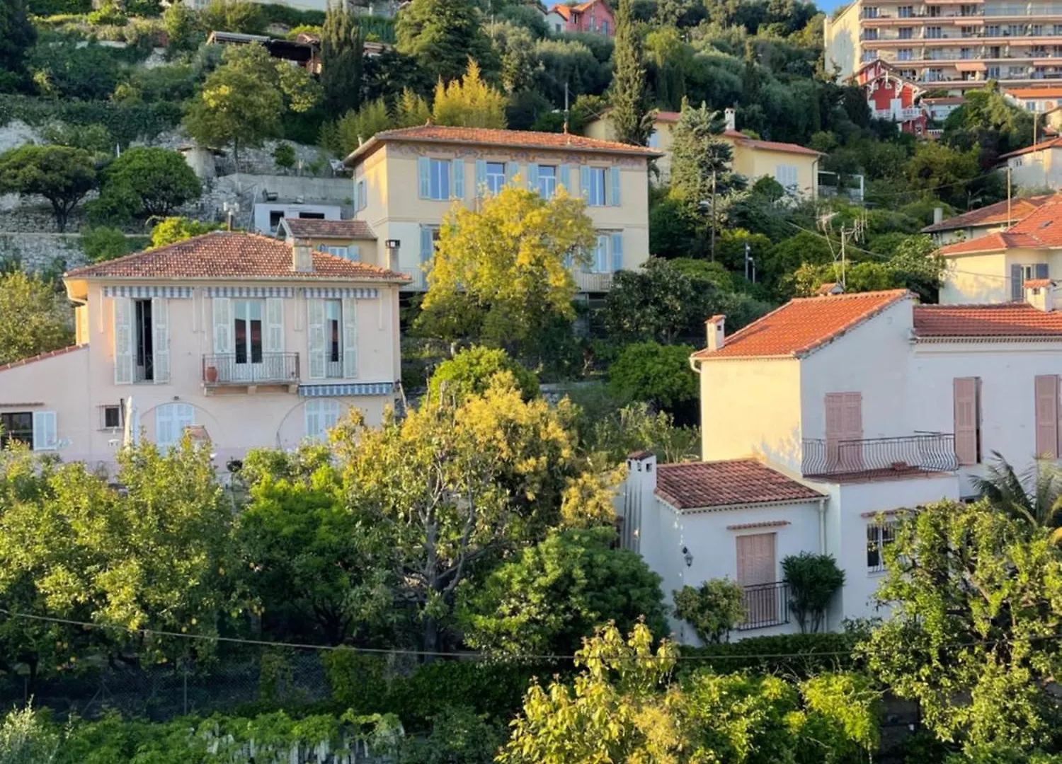 Studio De Charme Proche Gare Menton Apartment